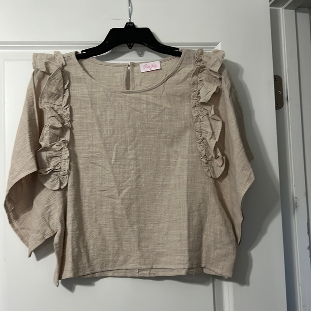 Pink Lily sz M tan short sleeve top